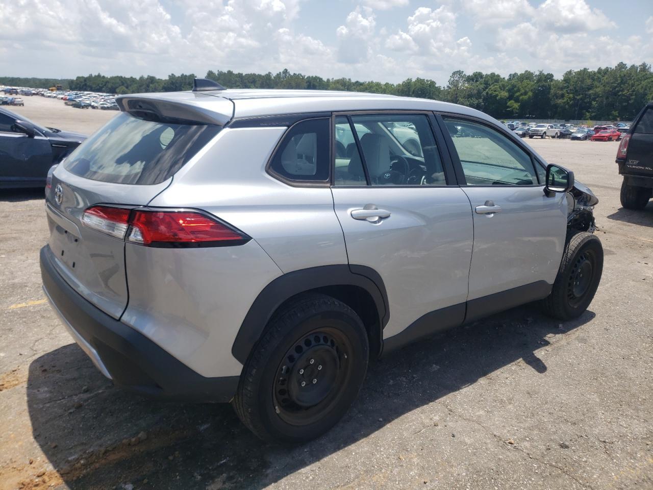 2022 Toyota Corolla Cross L - Фото 3