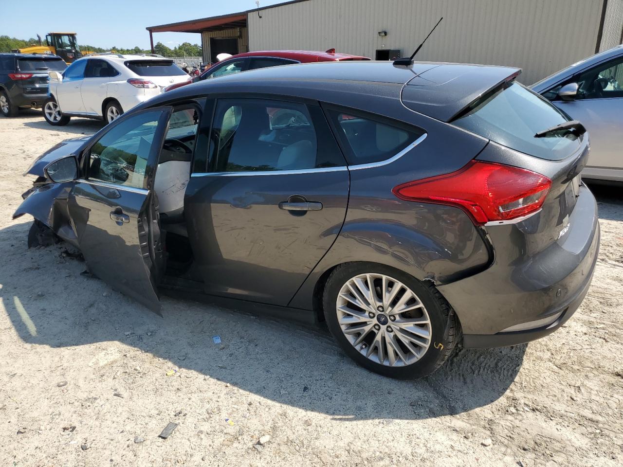 2016 Ford Focus Titanium - Image 2