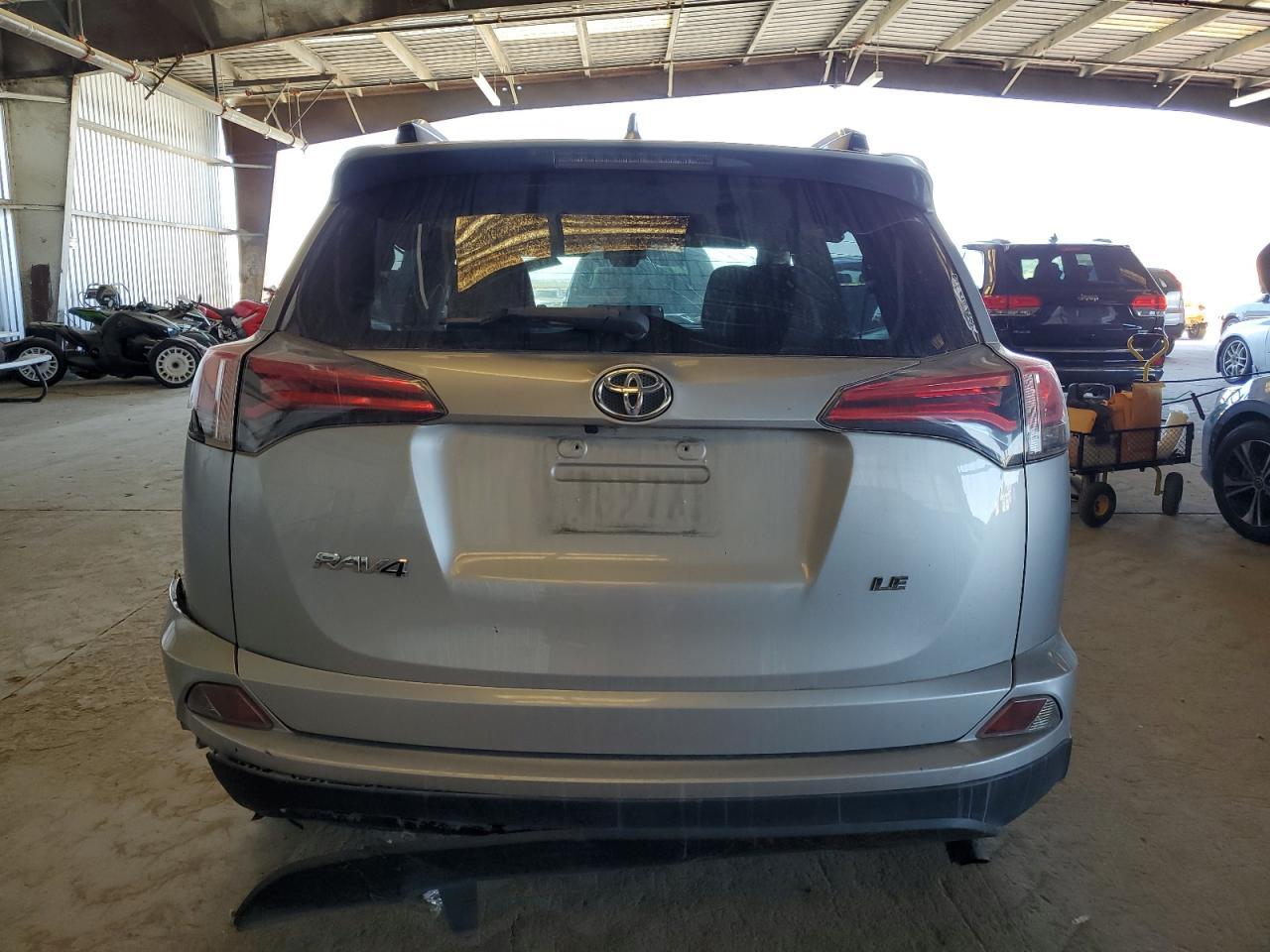 2018 Toyota Rav4 Le - Image 6