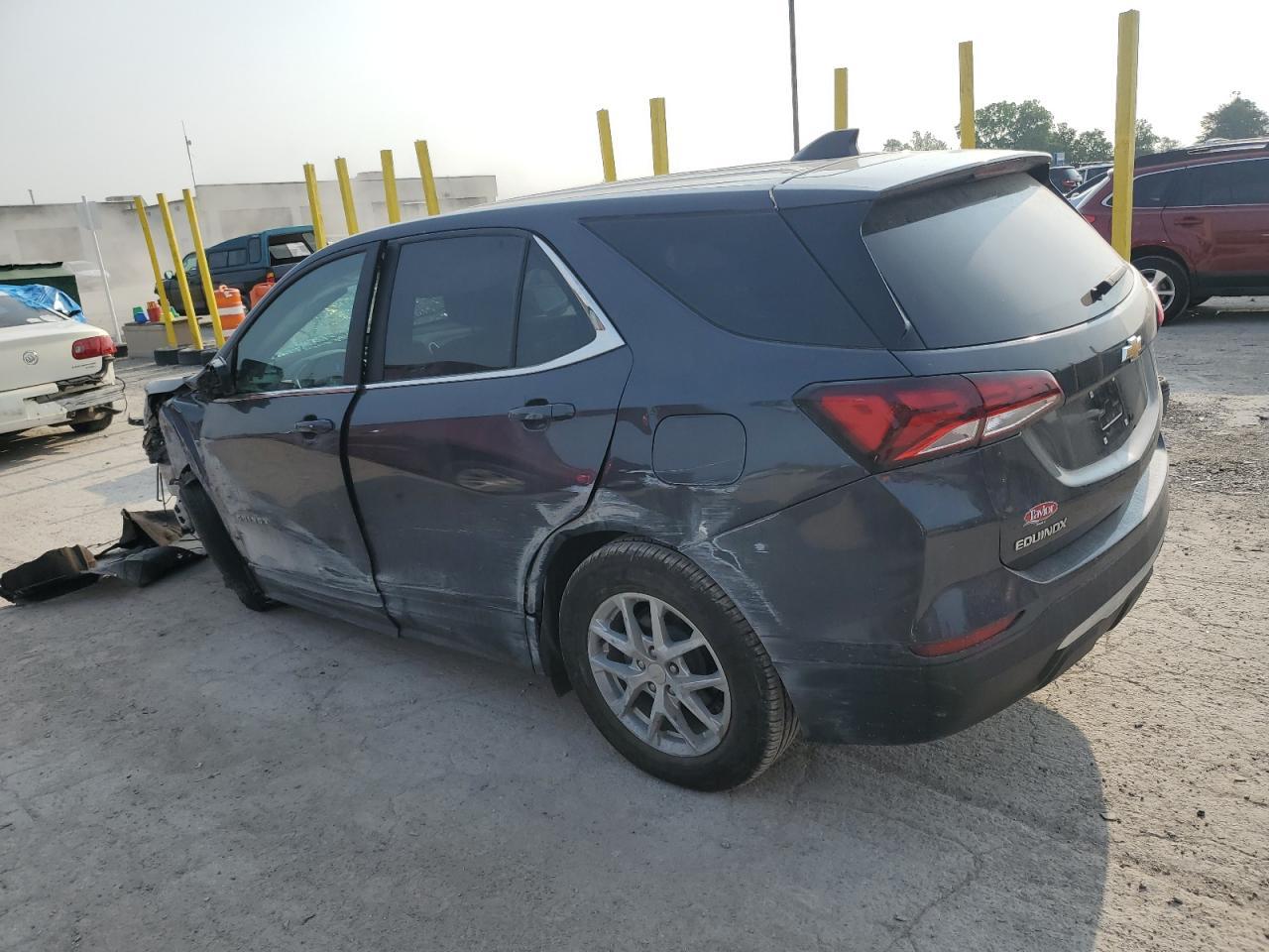 2022 Chevrolet Equinox Lt - Image 2