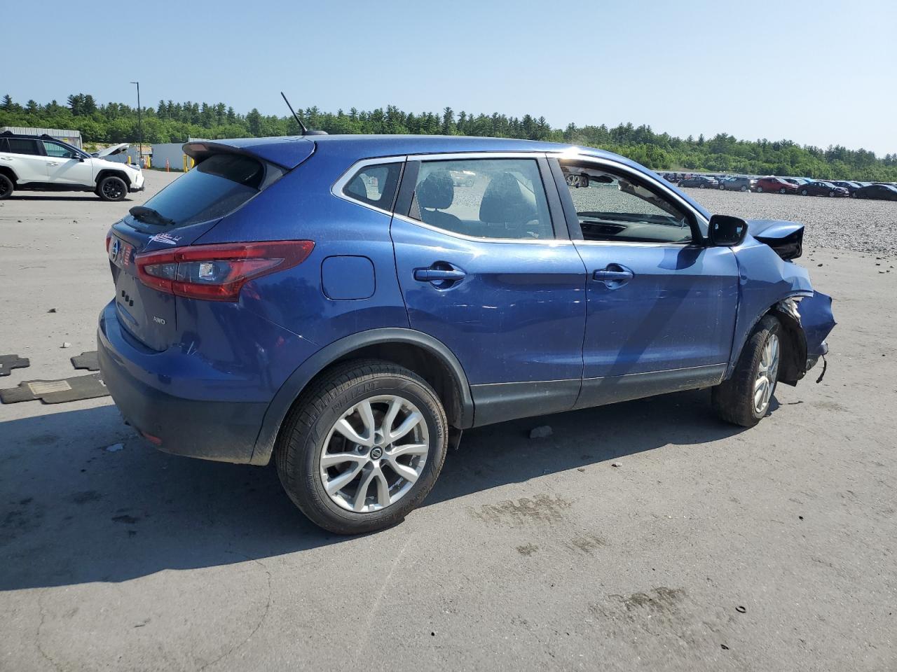 2021 Nissan Rogue Sport S - Фото 3