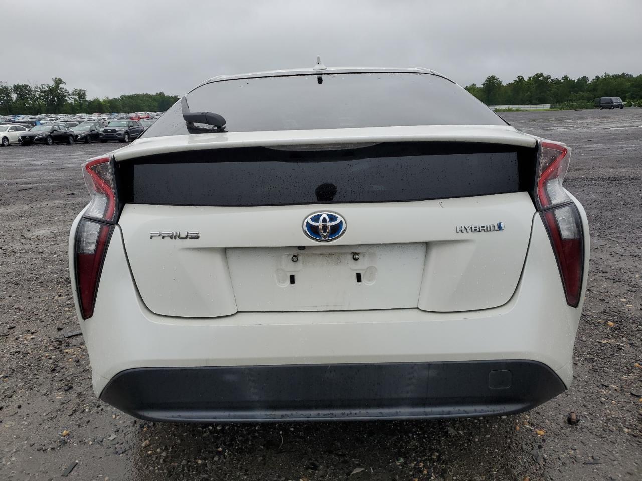 2016 Toyota Prius - Image 6