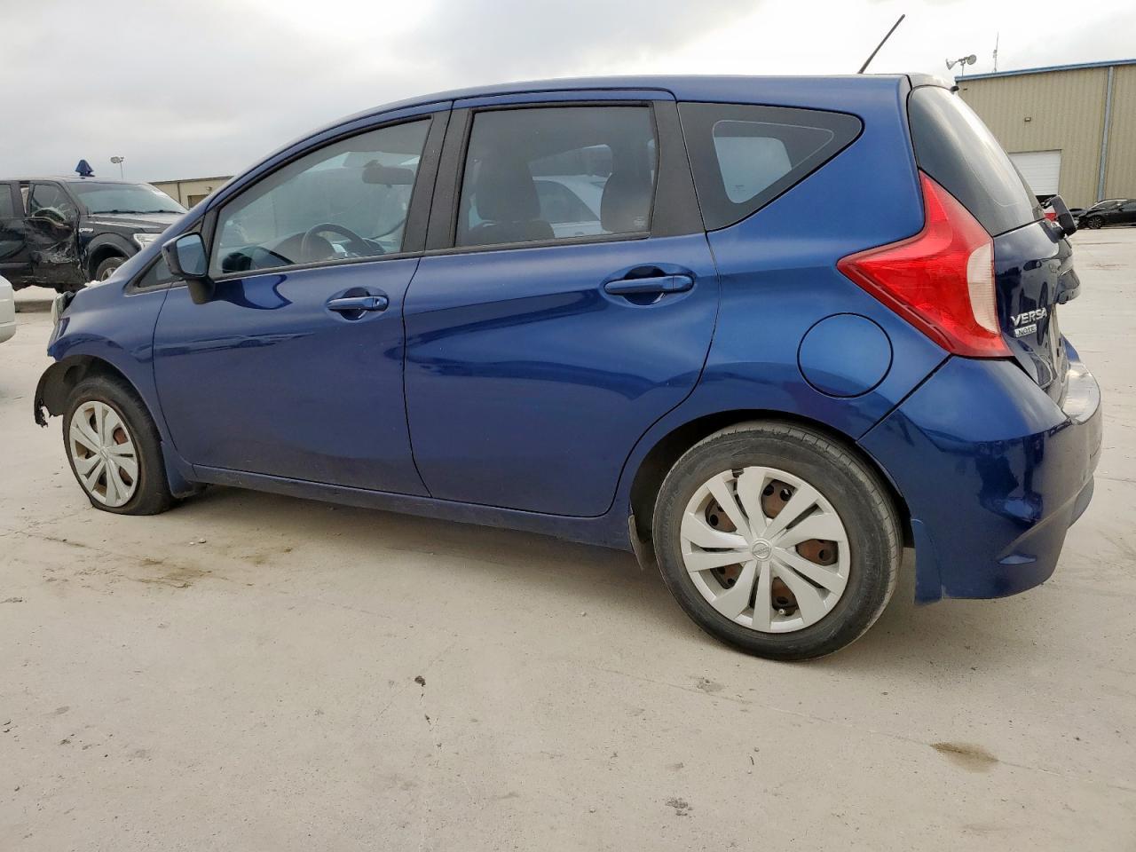2018 Nissan Versa Note S - Фото 2