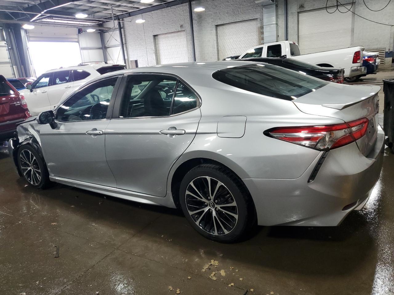 2018 Toyota Camry L - Image 2