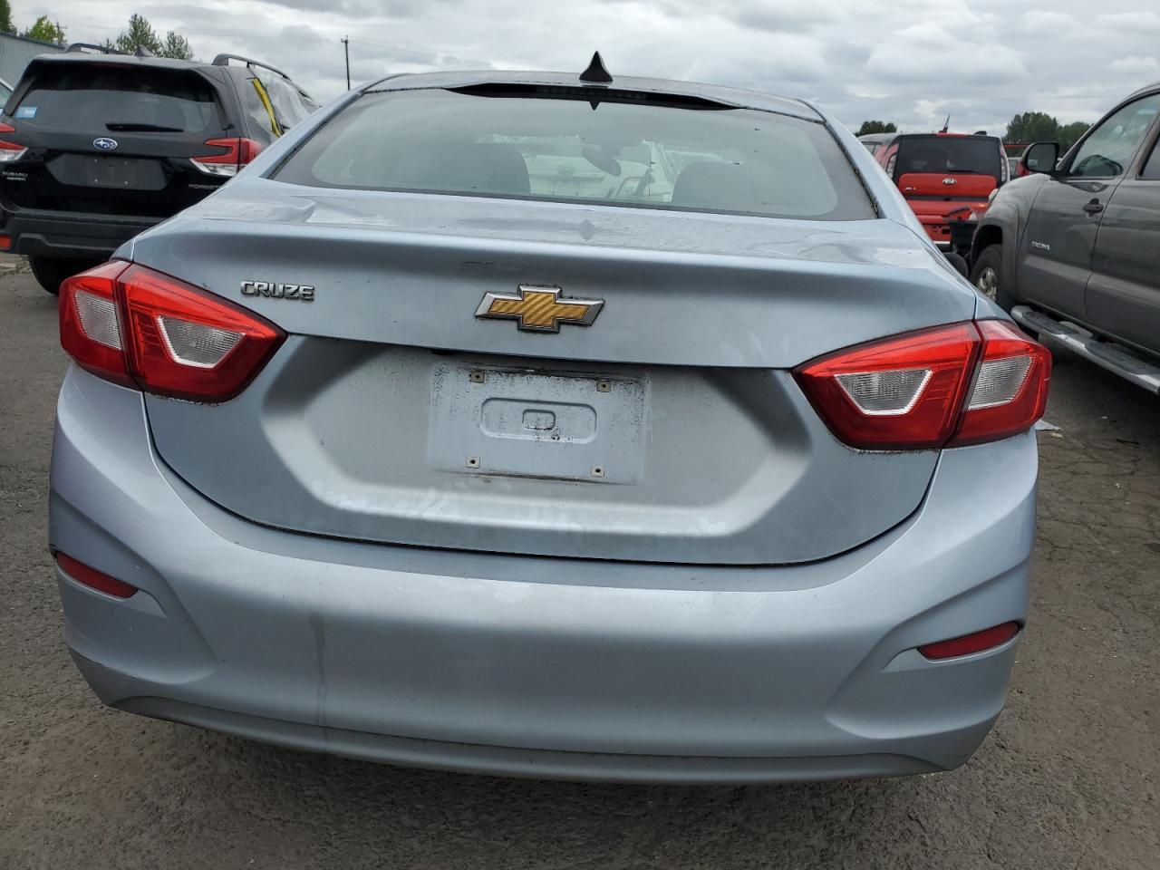 2018 Chevrolet Cruze Ls - Image 6