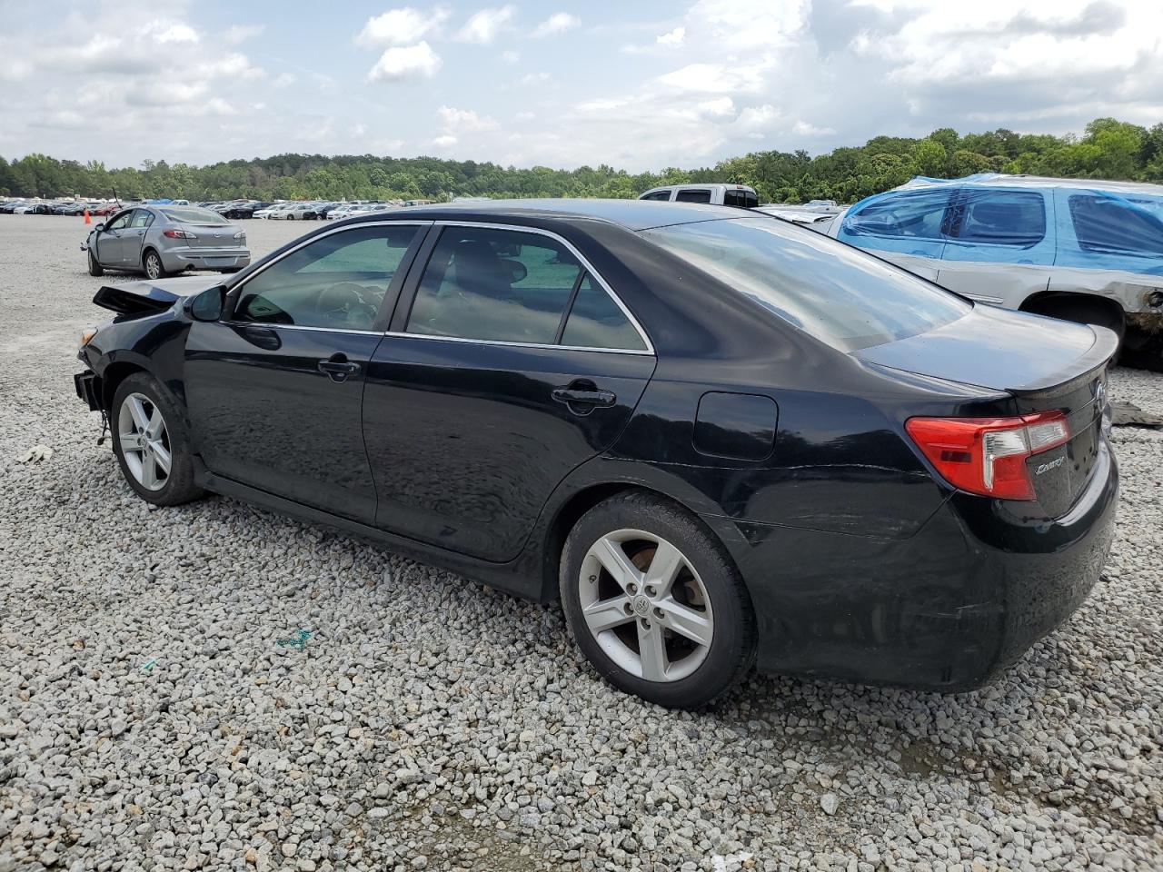2014 Toyota Camry L - Image 2