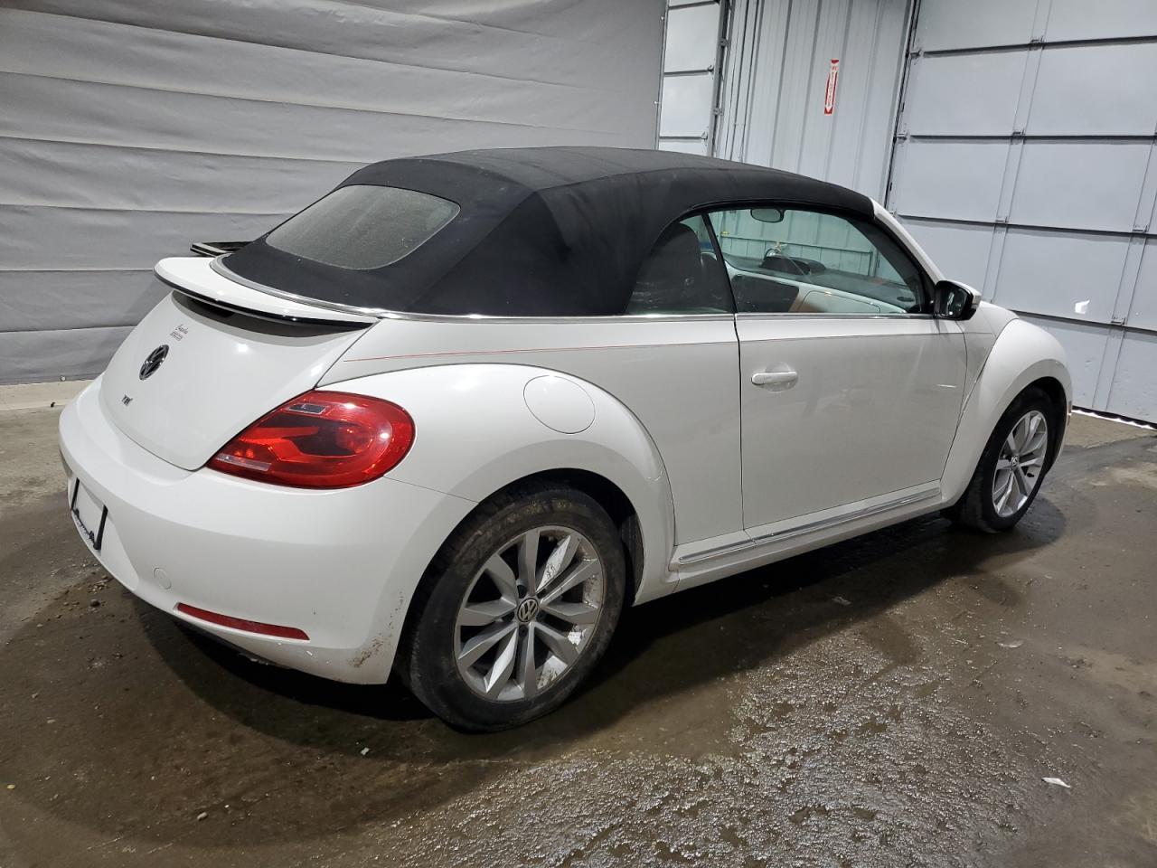 2013 Volkswagen Beetle - Фото 3