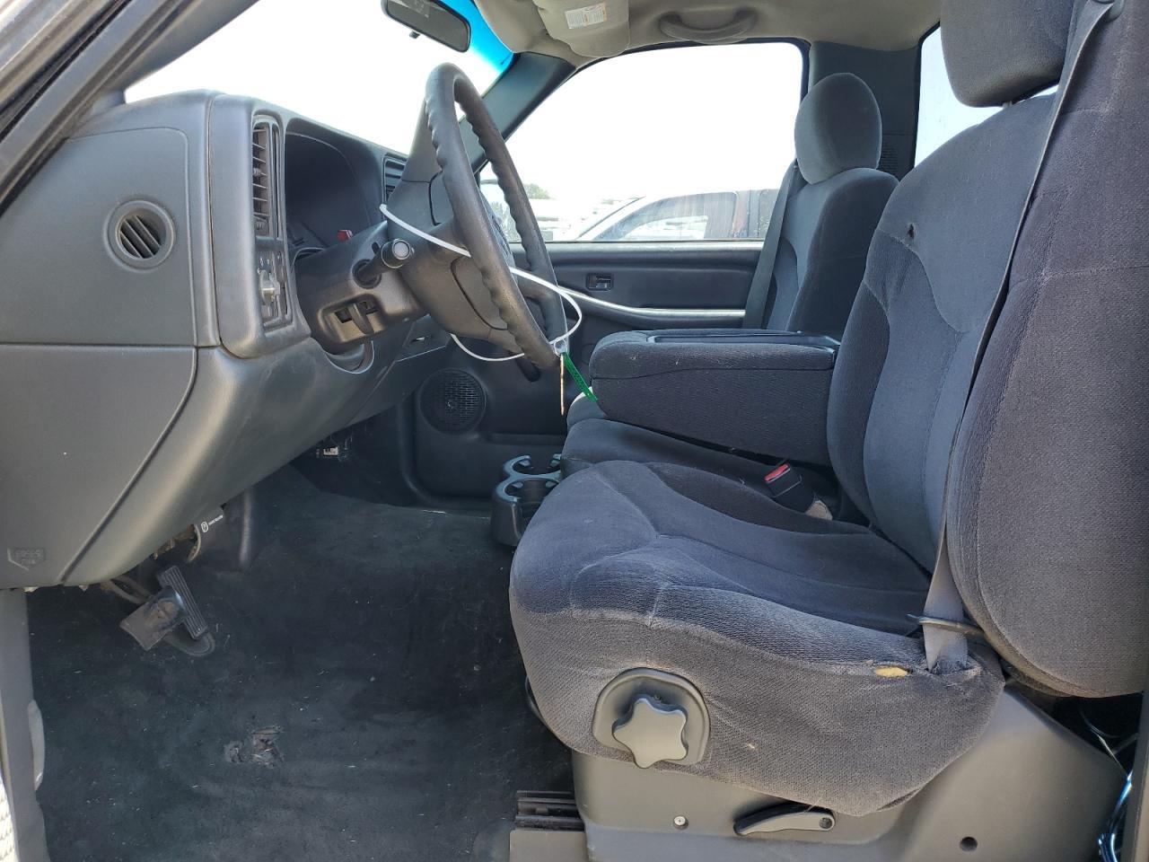 2002 GMC New Sierra C1500 - Image 7