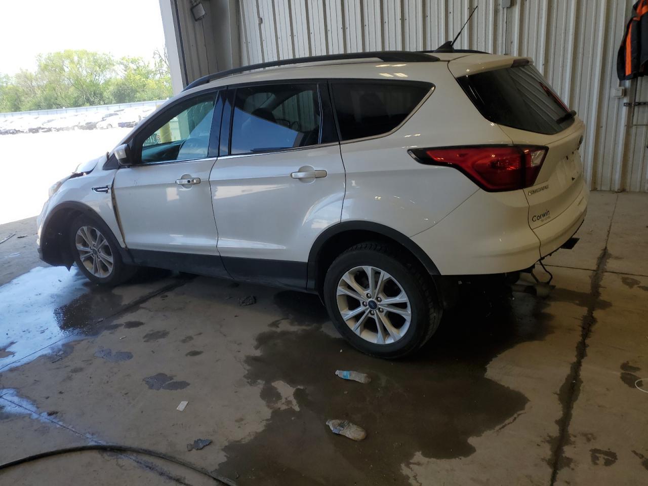 2019 Ford Escape Sel - Image 2