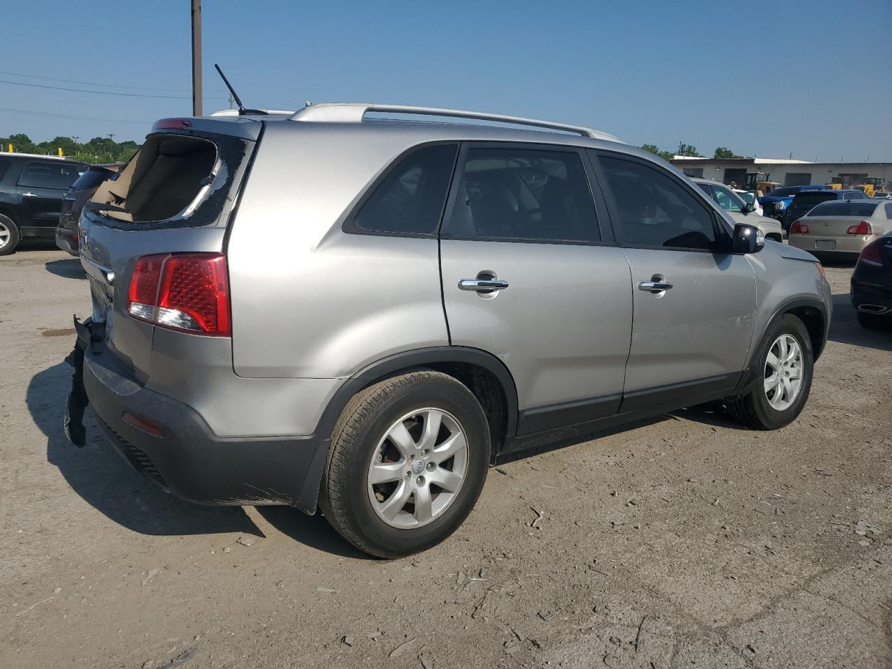 2013 Kia Sorento Lx - Image 3