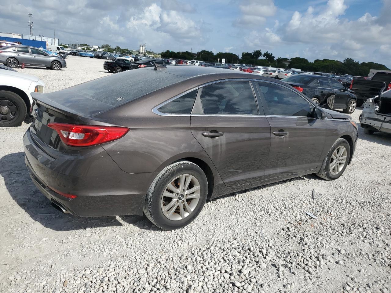 2017 Hyundai Sonata Se - Image 3