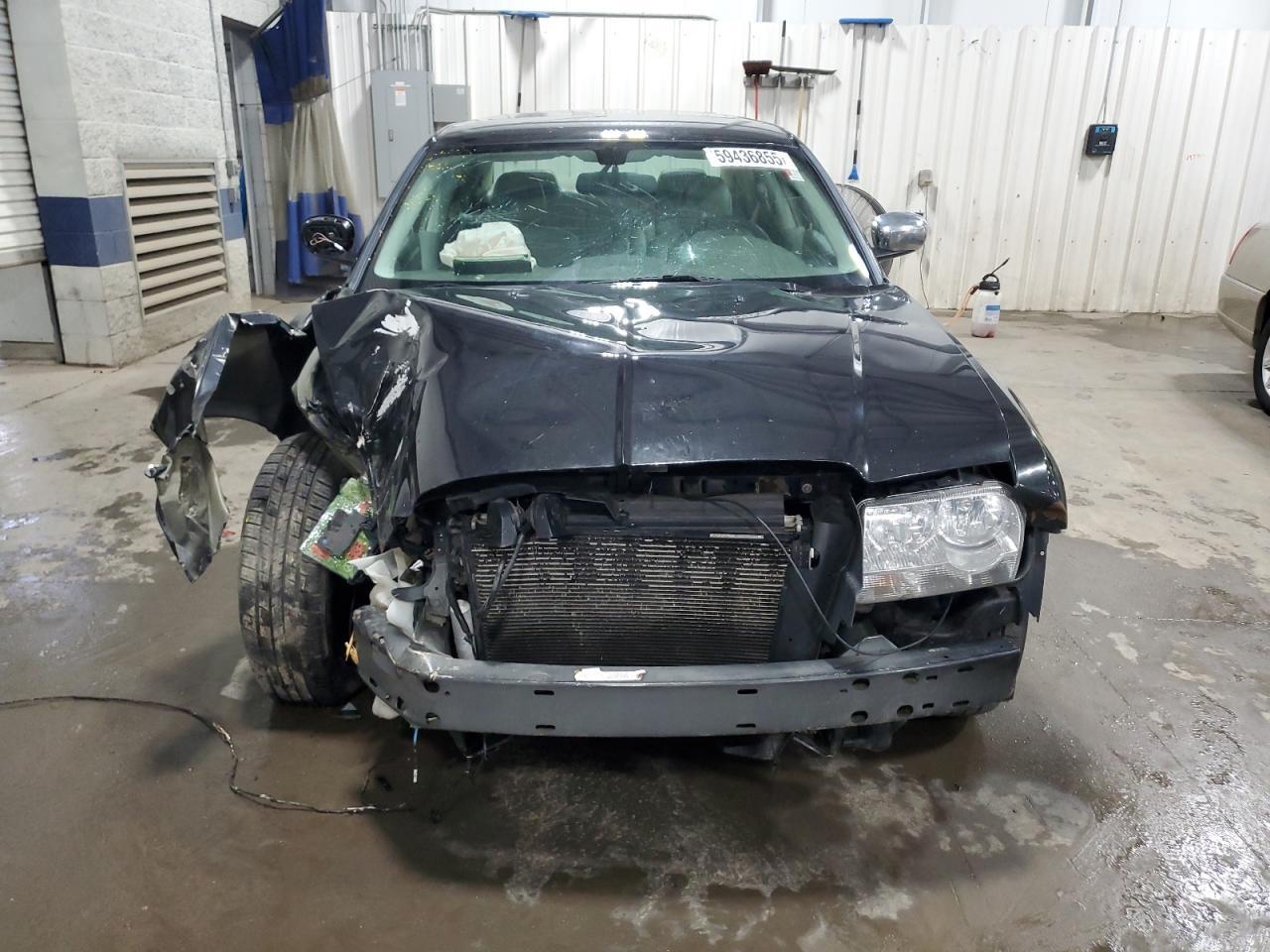 2010 Chrysler 300 Touring - Фото 5