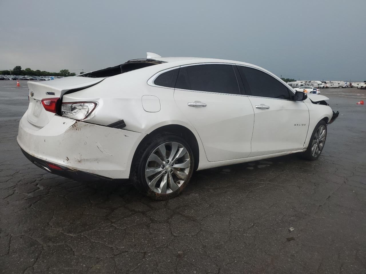 2016 Chevrolet Malibu Premier - Image 3