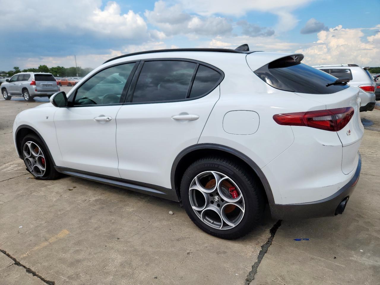 2022 Alfa Romeo Stelvio Ti - Image 2