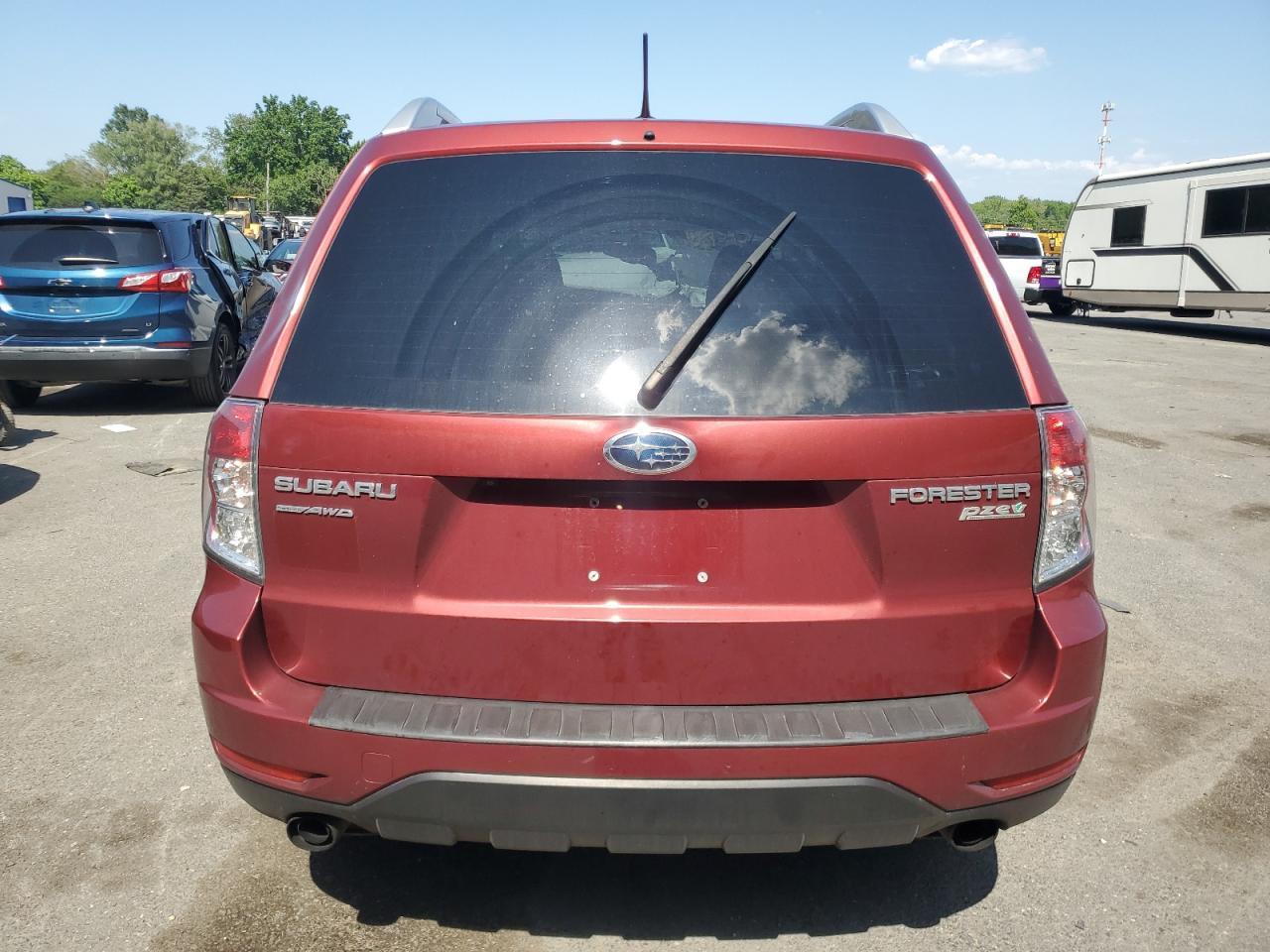 2011 Subaru Forester Touring - Фото 6