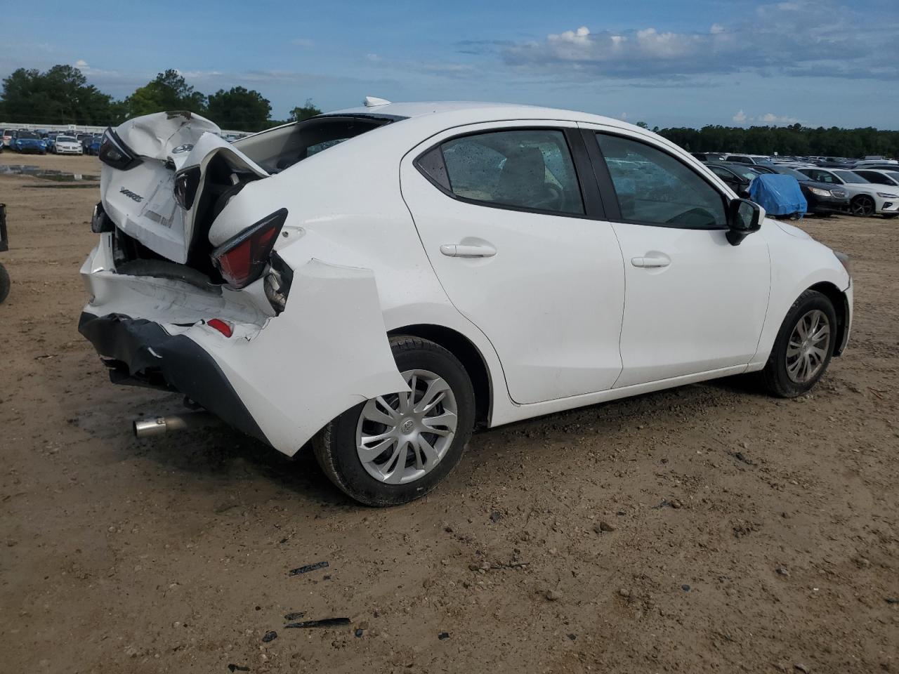 2019 Toyota Yaris L - Фото 3