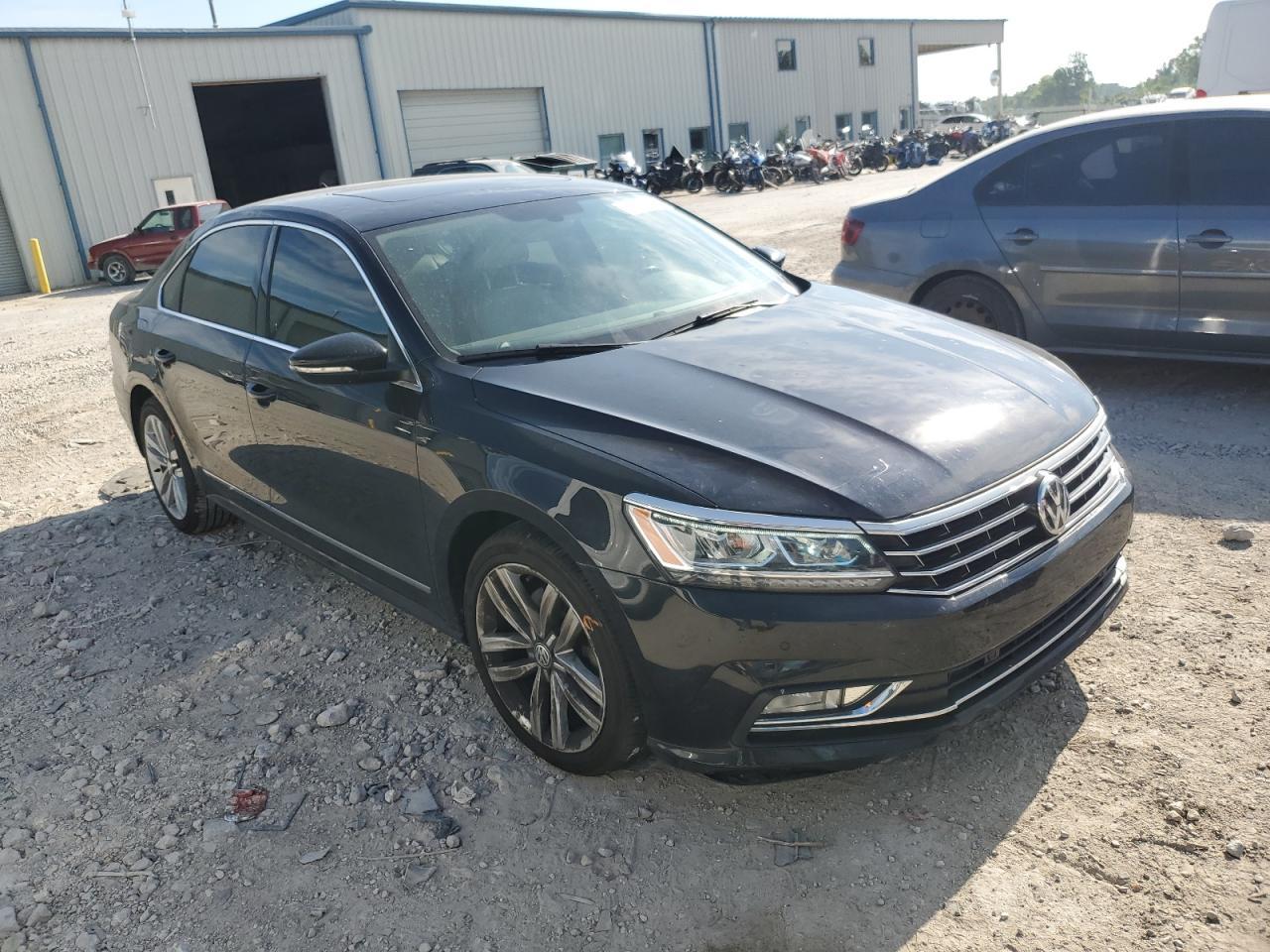 2017 Volkswagen Passat Se - Фото 4