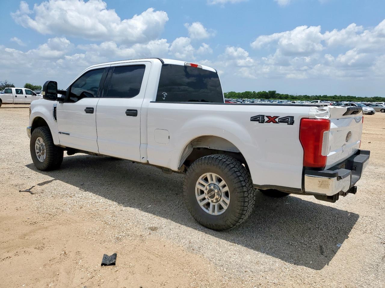 2019 Ford F250 Super Duty - Фото 2