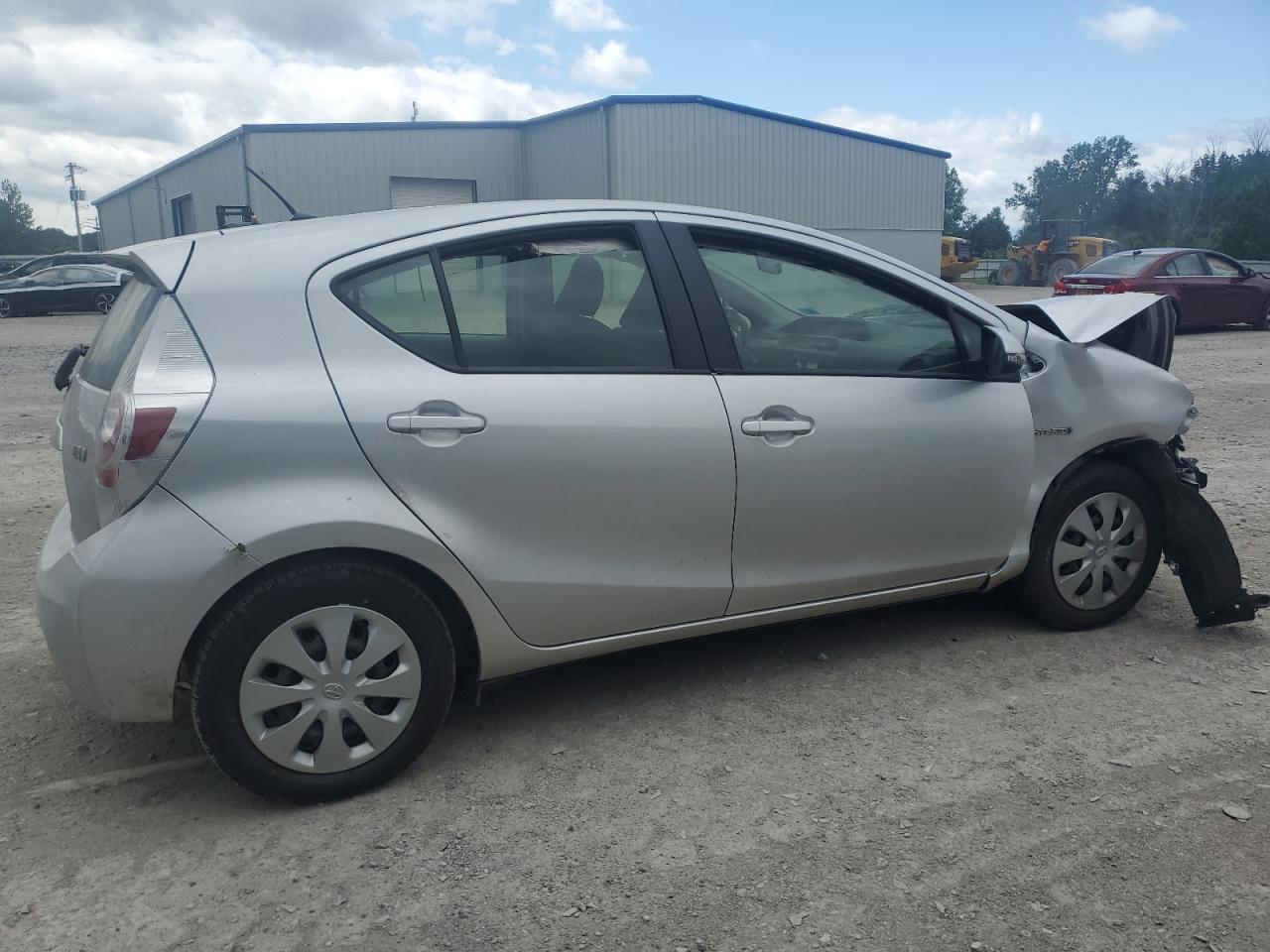 2014 Toyota Prius C - Image 3