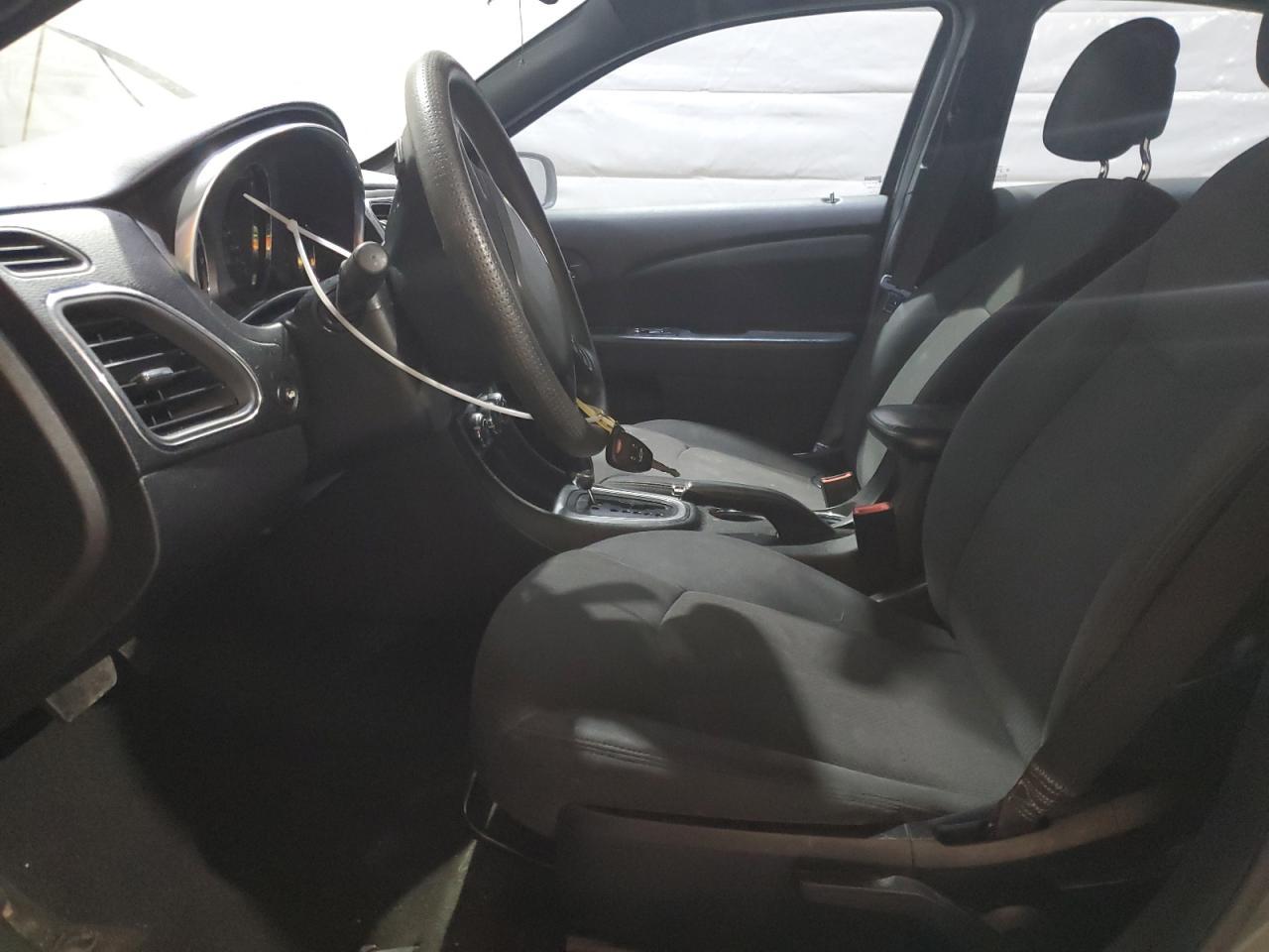 2012 Chrysler 200 Lx - Фото 7