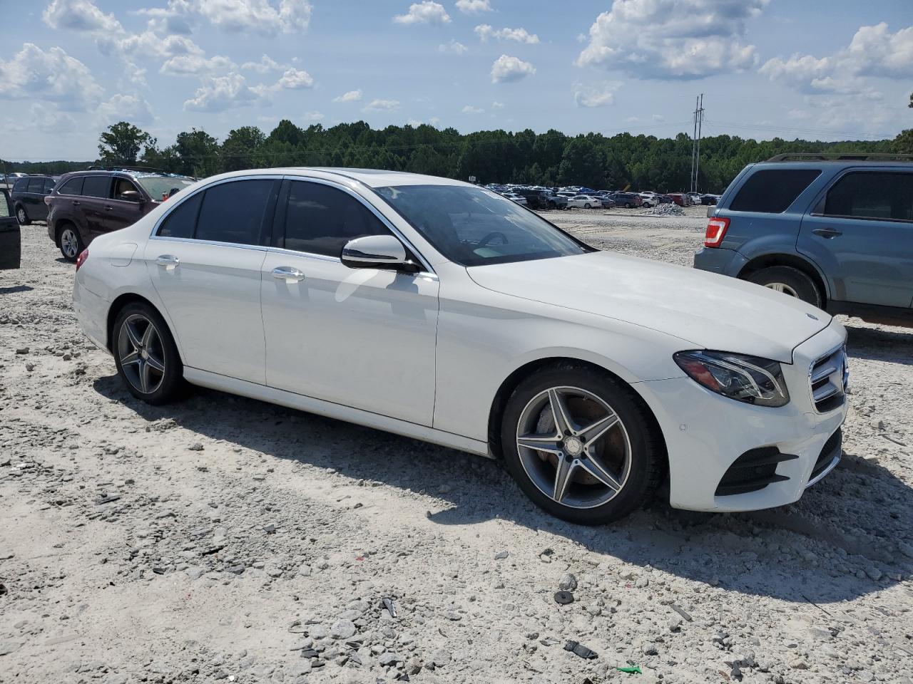 2017 Mercedes-Benz E 300 - Фото 4