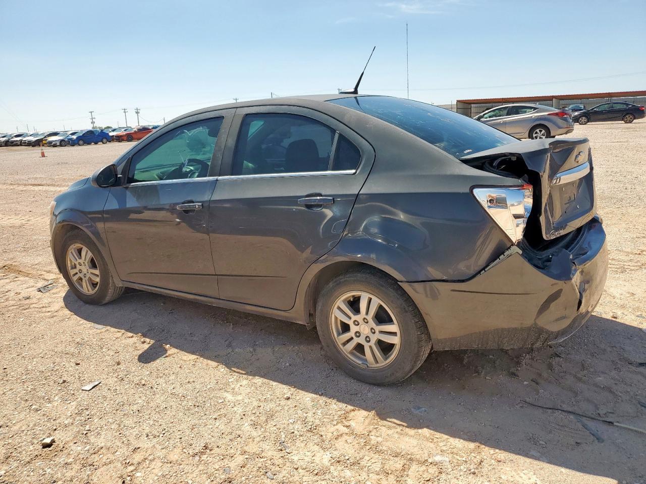 2013 Chevrolet Sonic Lt - Фото 2