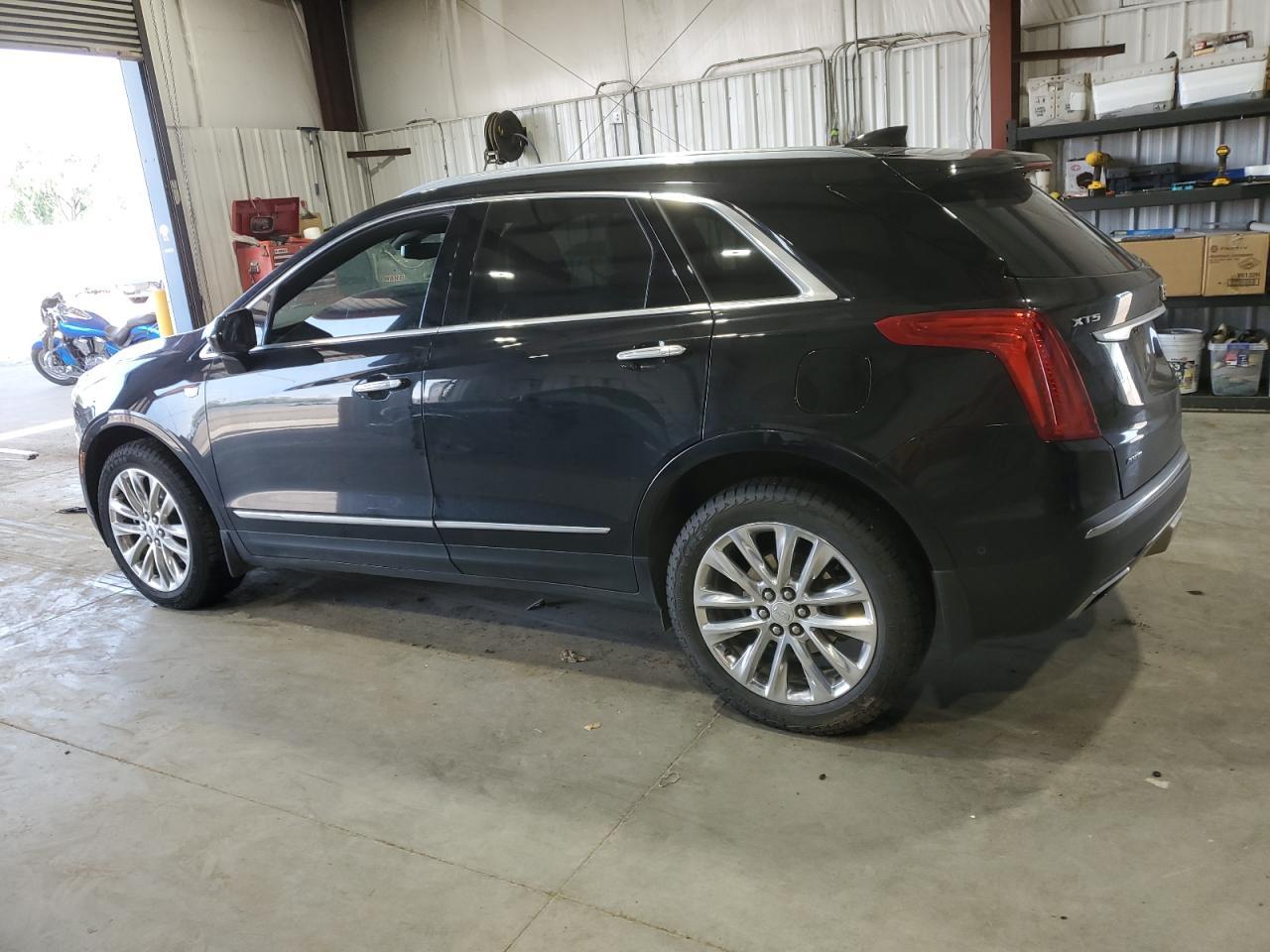 2019 Cadillac Xt5 Platinum - Фото 2