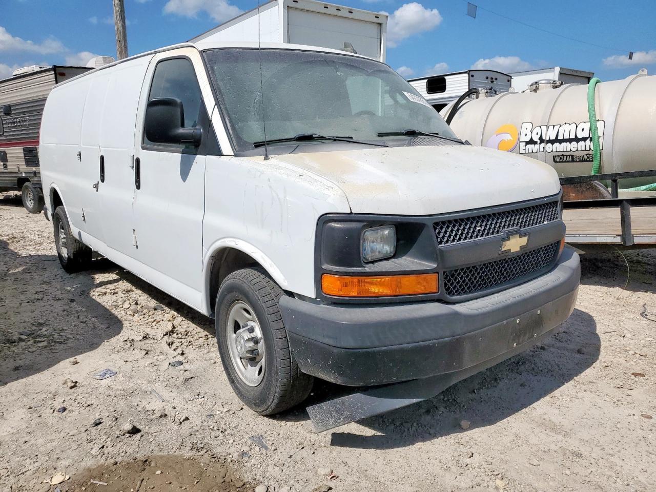 2017 Chevrolet Express G3500 - Фото 4