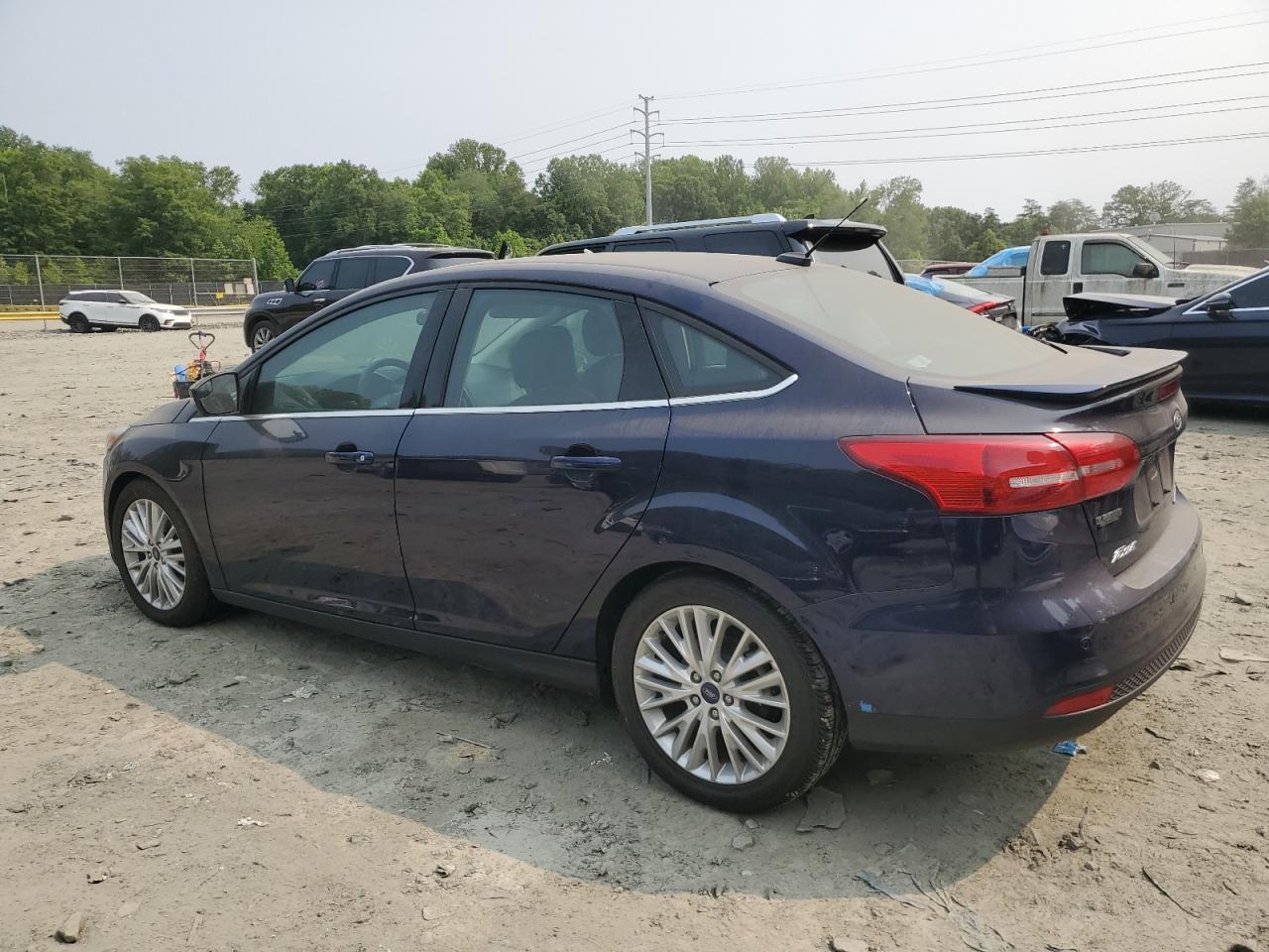 2017 Ford Focus Titanium - Фото 2