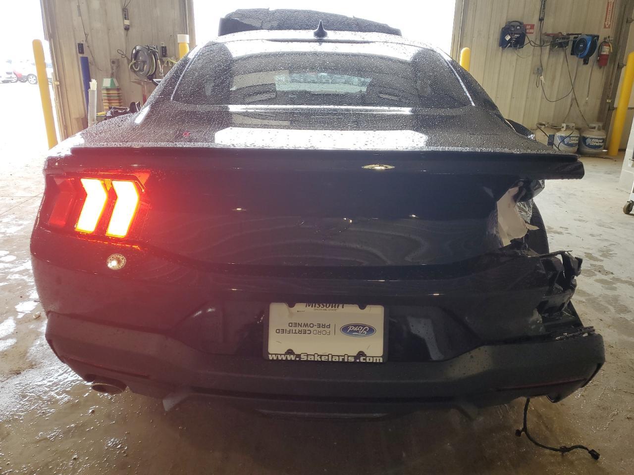 2025 Ford Mustang - Image 6