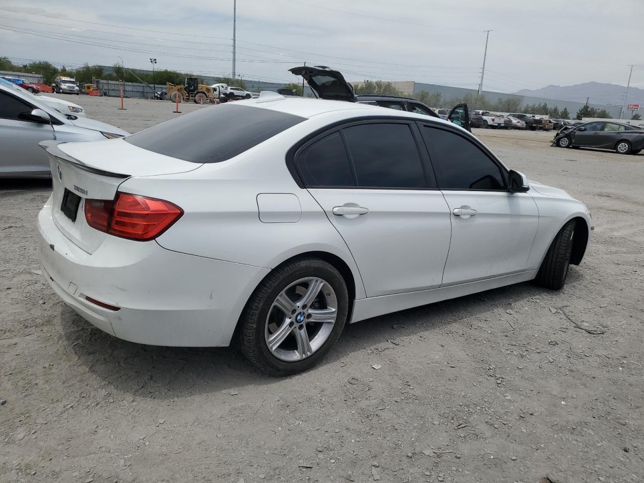 2012 BMW 328 I - Фото 3
