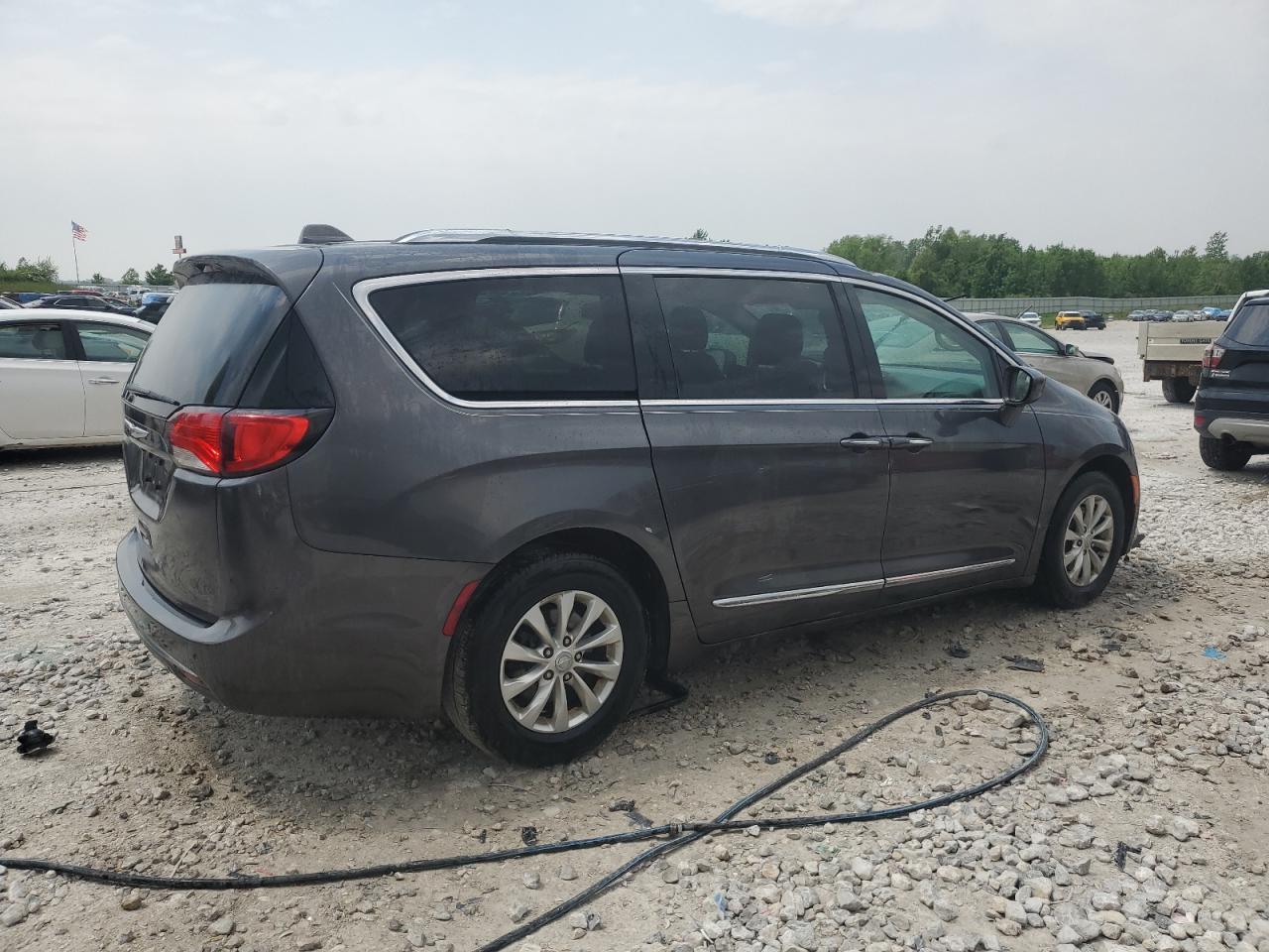 2018 Chrysler Pacifica Touring L - Фото 3