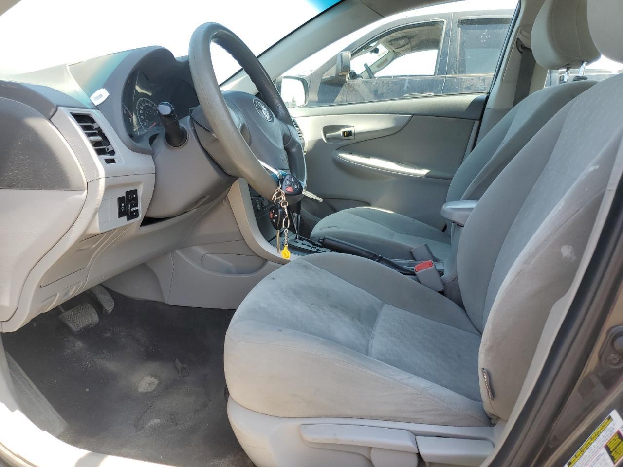 2010 Toyota Corolla Base - Фото 7