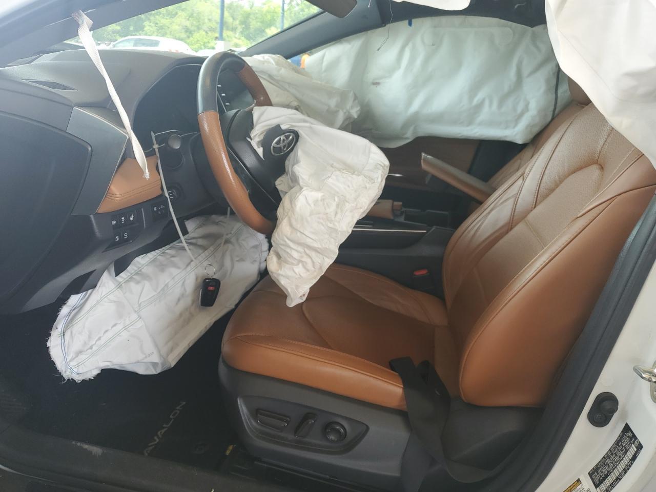 2019 Toyota Avalon Xle - Image 7