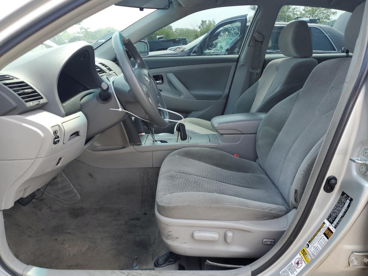 2010 Toyota Camry Base - Фото 7