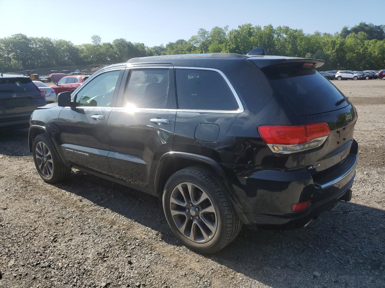 2017 Jeep Grand Cherokee Overland - Image 2