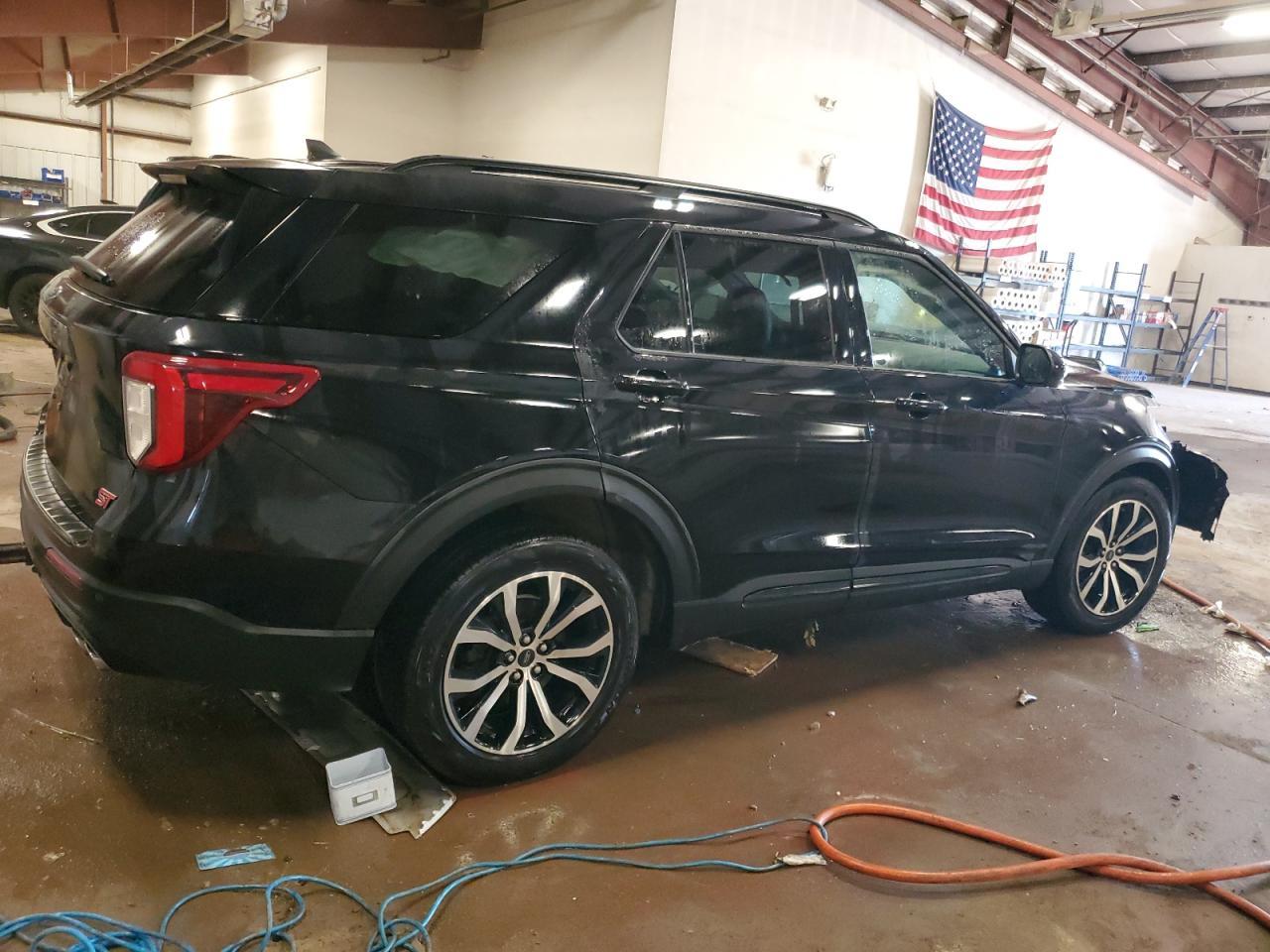 2022 Ford Explorer St - Фото 3