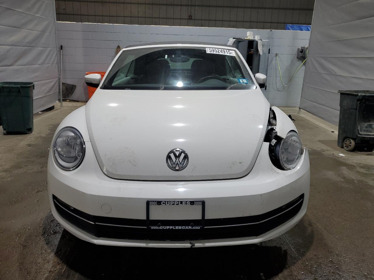 2013 Volkswagen Beetle - Фото 5