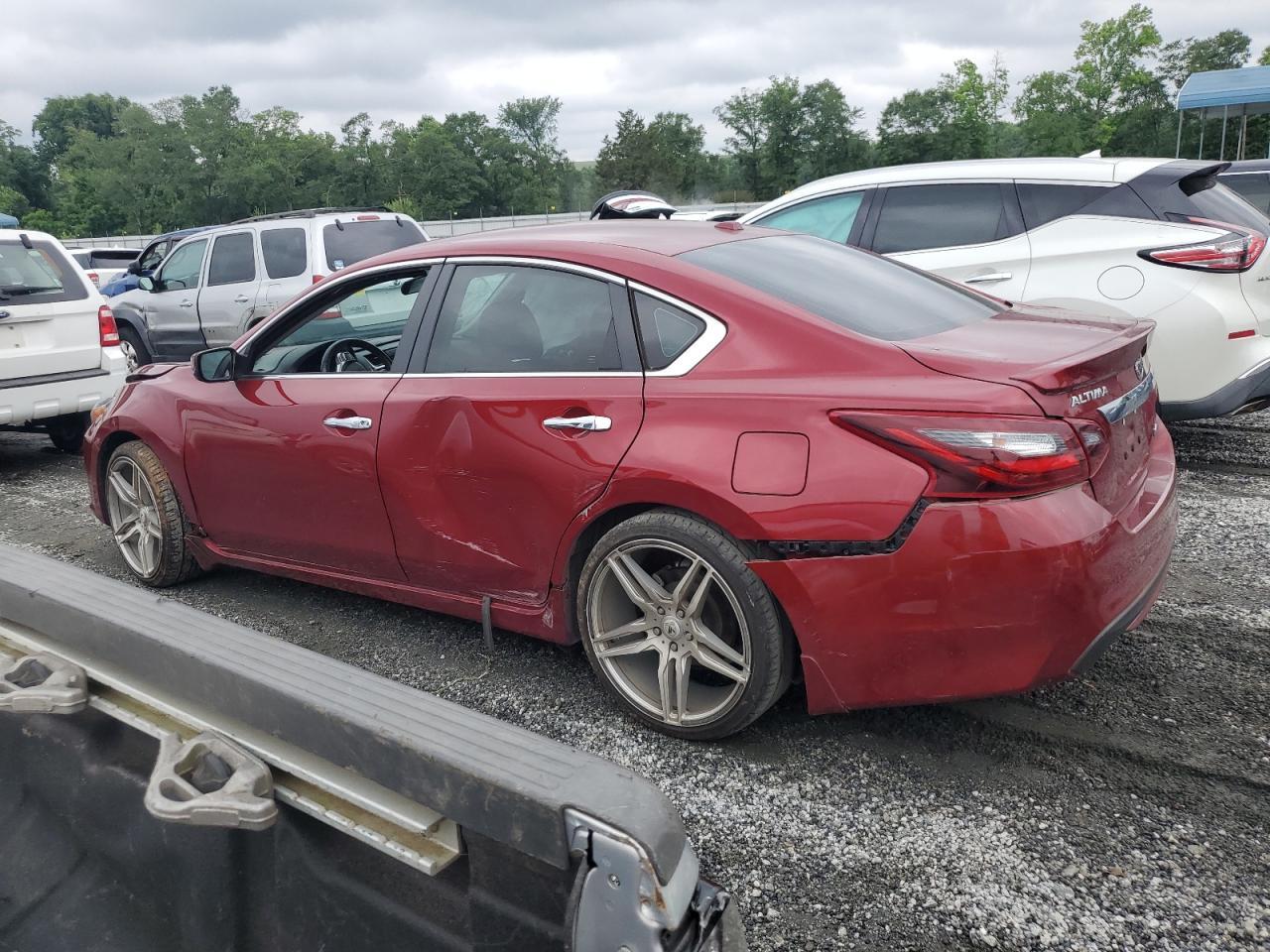 2018 Nissan Altima - Image 2