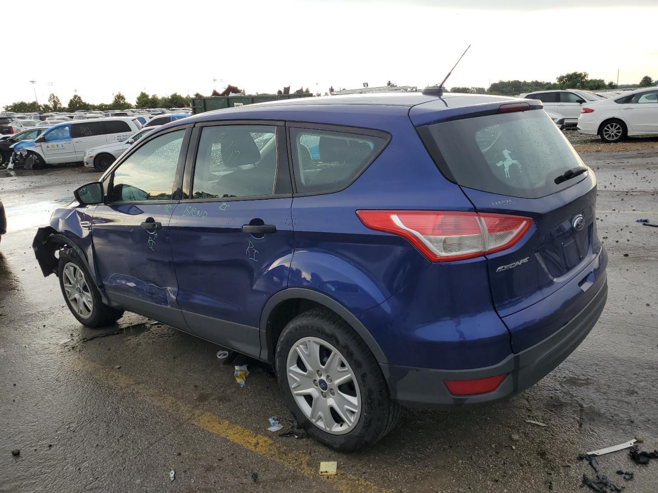 2013 Ford Escape S - Фото 2
