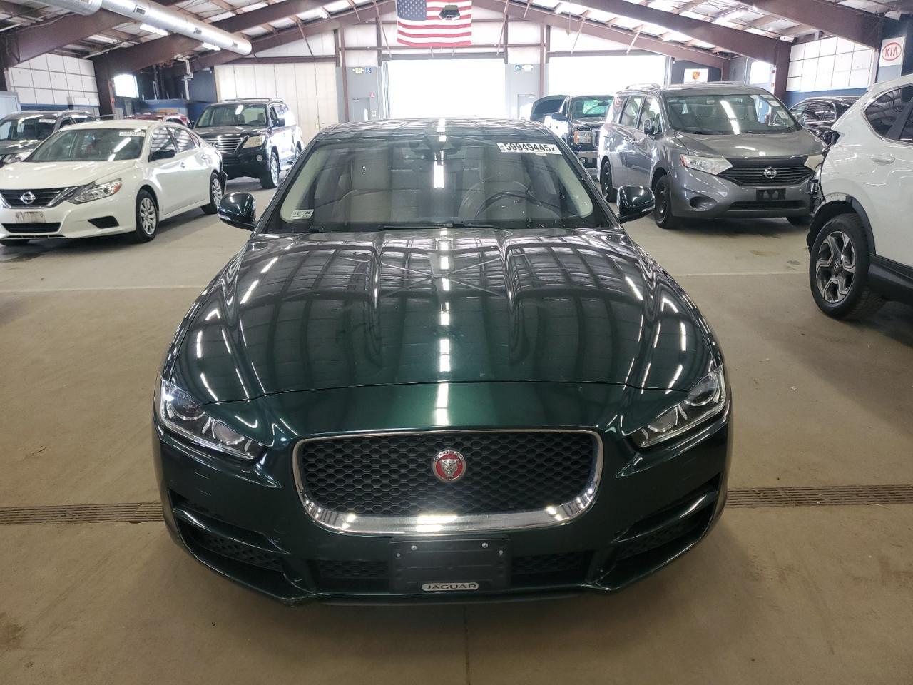 2017 Jaguar Xe Premium - Image 5