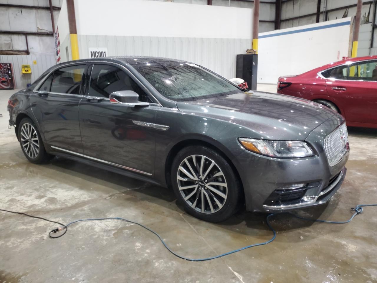 2019 Lincoln Continental Select - Фото 4