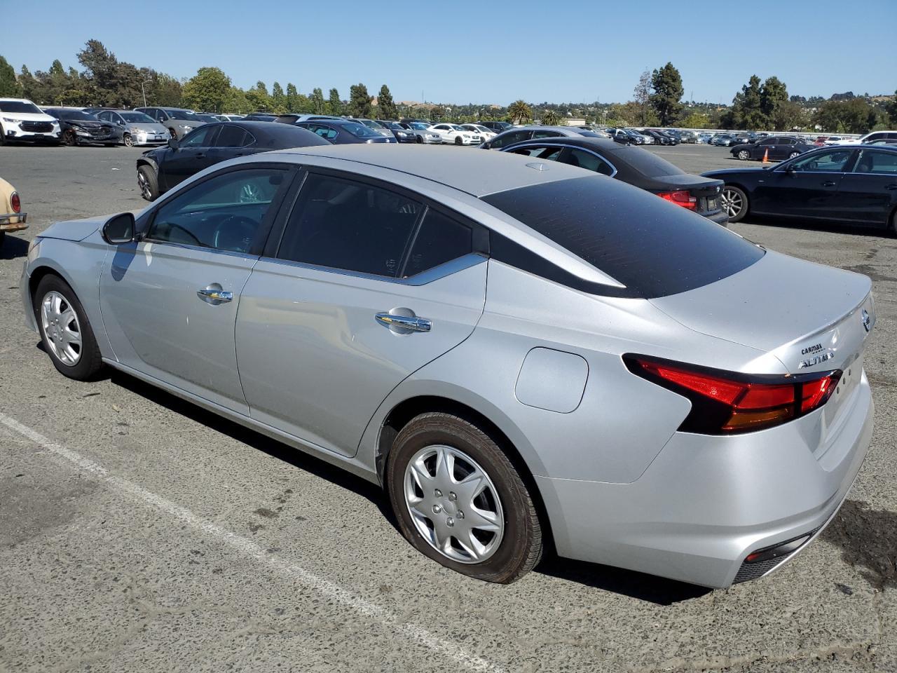 2020 Nissan Altima S - Image 2
