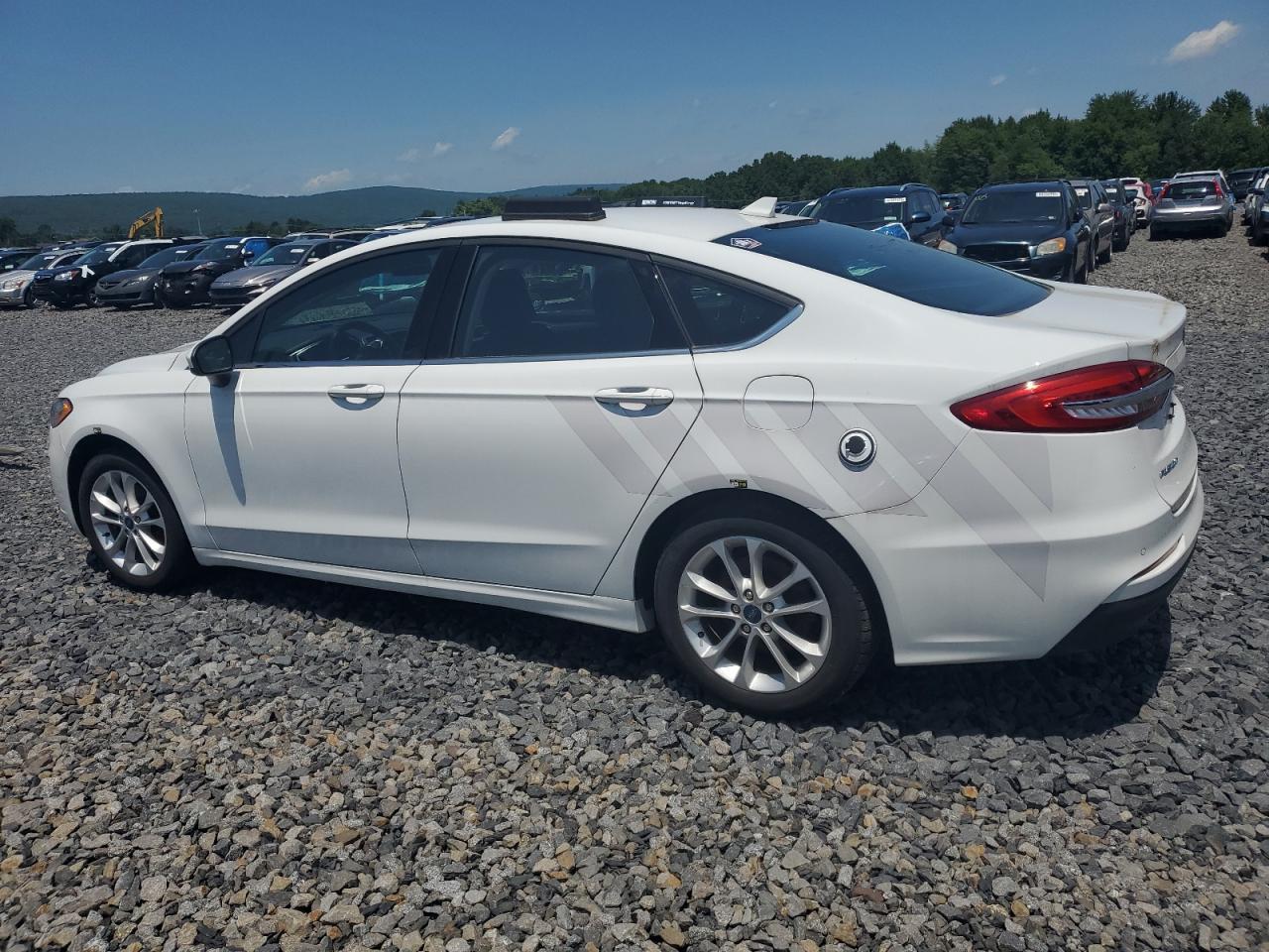 2020 Ford Fusion Se - Фото 2