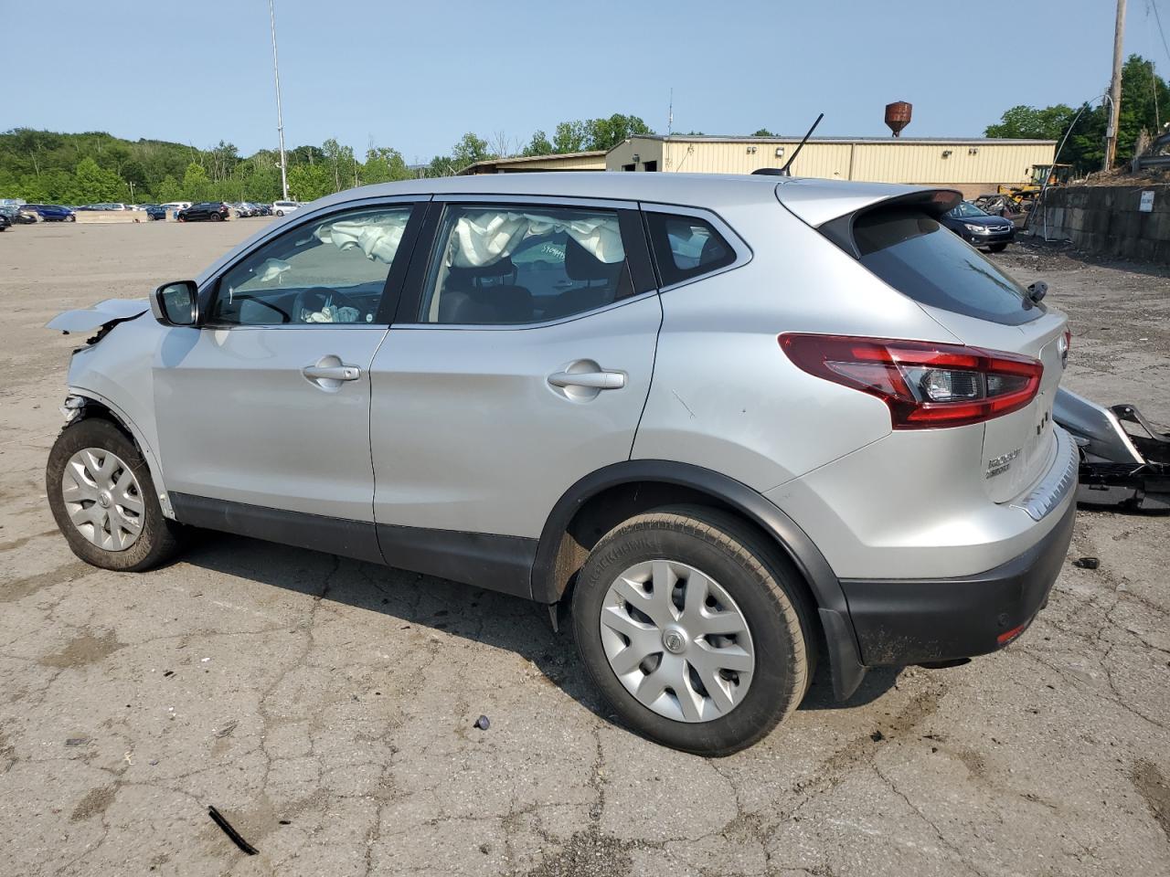 2020 Nissan Rogue Sport S - Фото 2