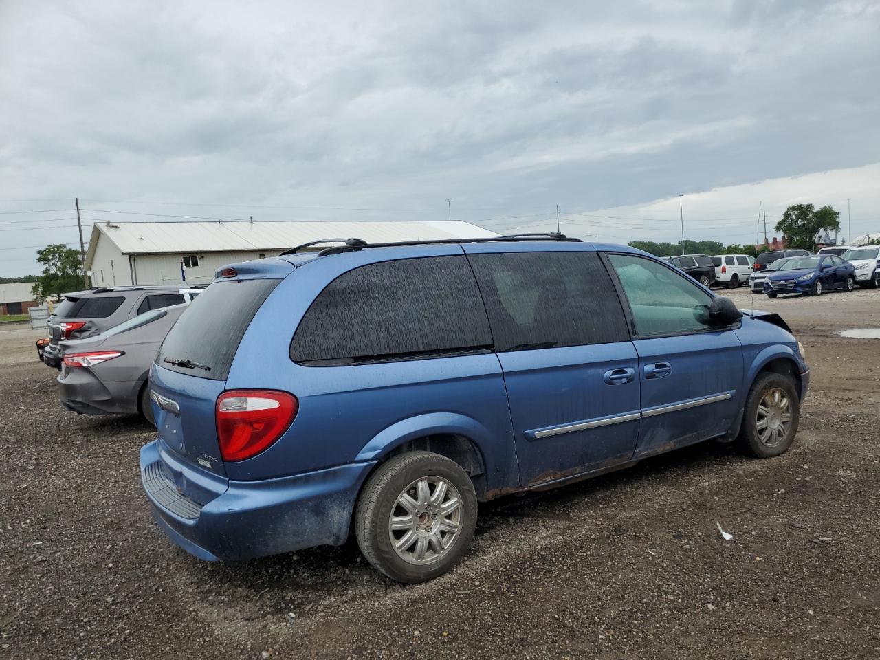 2007 Chrysler Town & Country Touring - Image 3