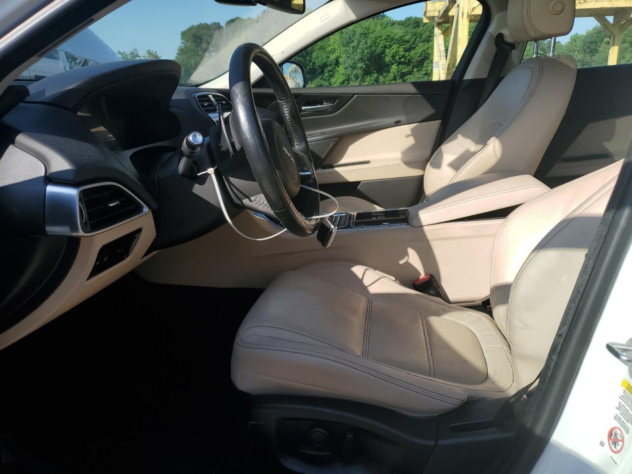 2018 Jaguar Xe Prestige - Фото 7