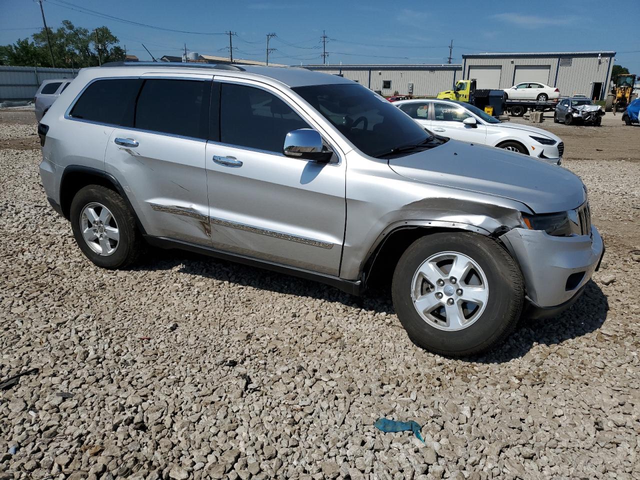 2013 Jeep Grand Cherokee Laredo - Image 4