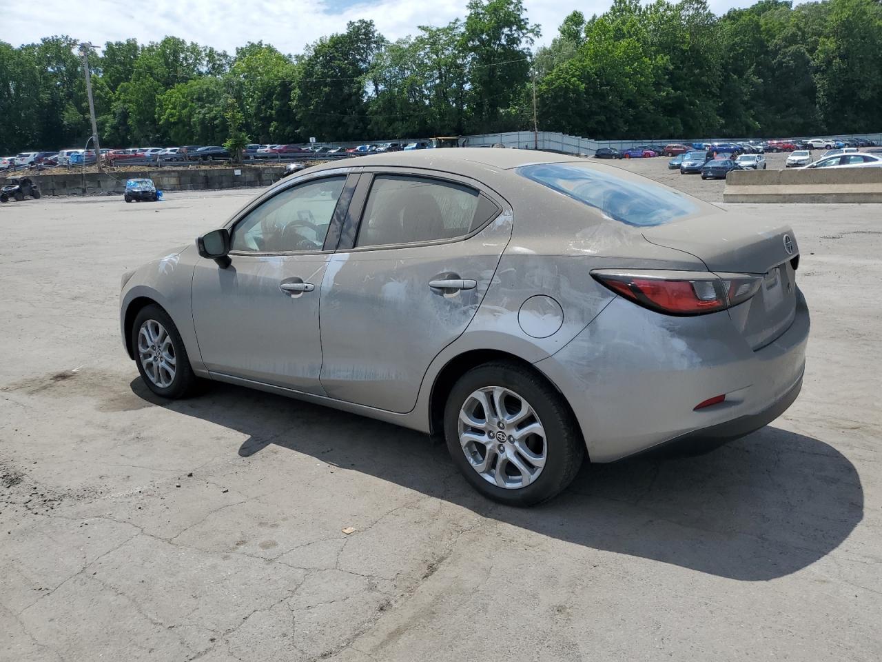 2016 Scion Ia - Фото 2