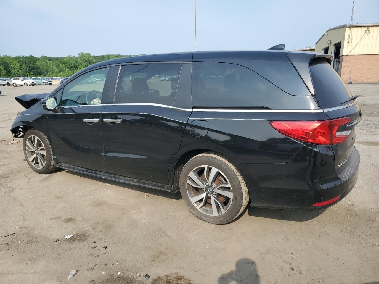2021 Honda Odyssey Touring - Фото 2